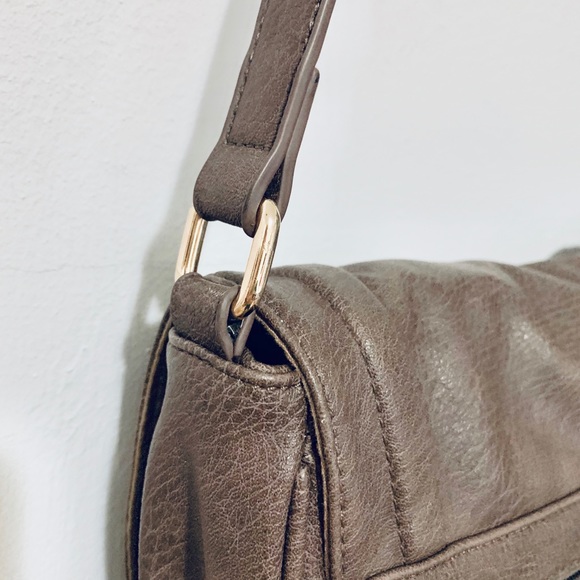 AMELIE GALANTI | Large Saddlebag Crossbody Bag - Picture 9 of 16